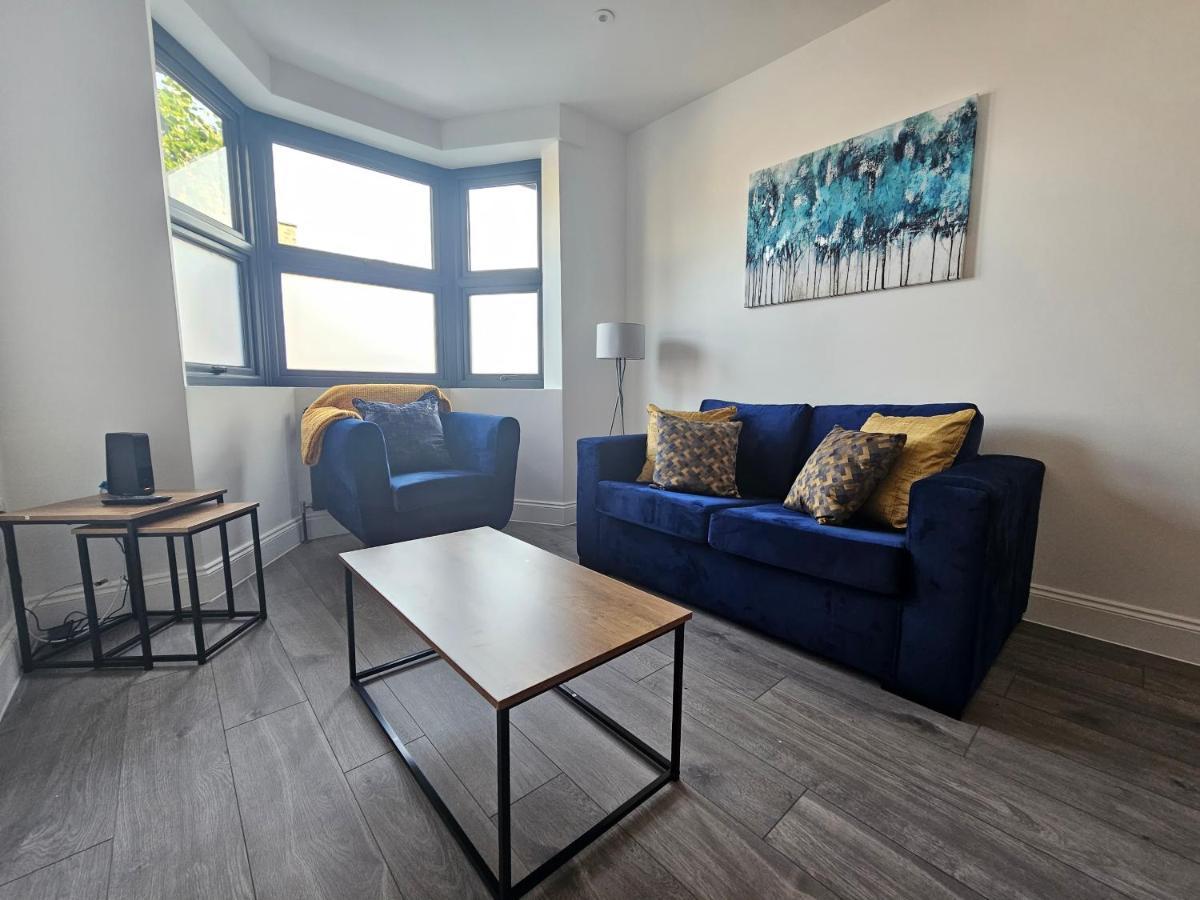 Spacious 4Br House, London, Sleeps 9, Parking Available Zewnętrze zdjęcie