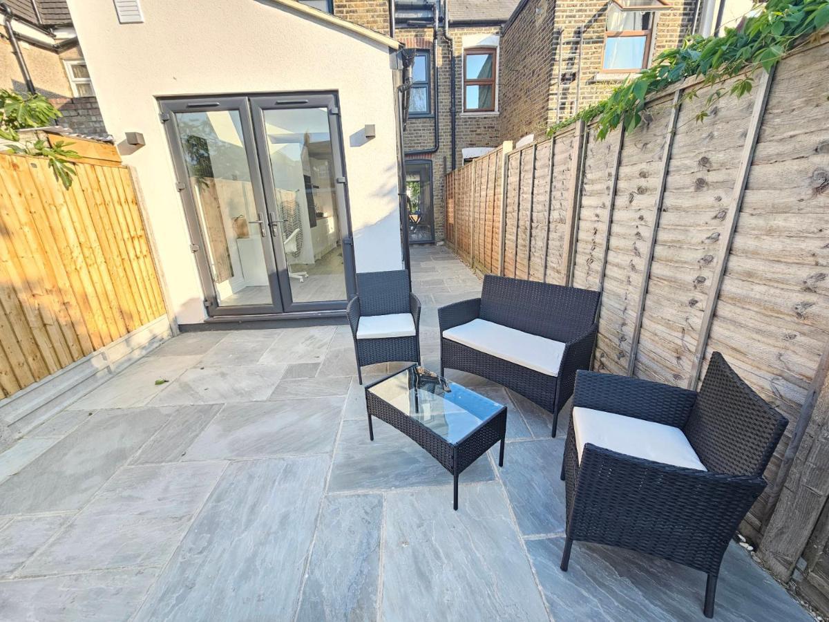 Spacious 4Br House, London, Sleeps 9, Parking Available Zewnętrze zdjęcie
